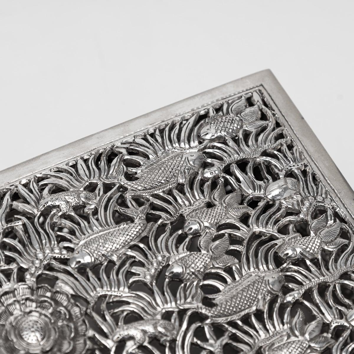 Boîte cambodgienne ancienne du 20ème siècle en argent massif vers 1900 en vente 8