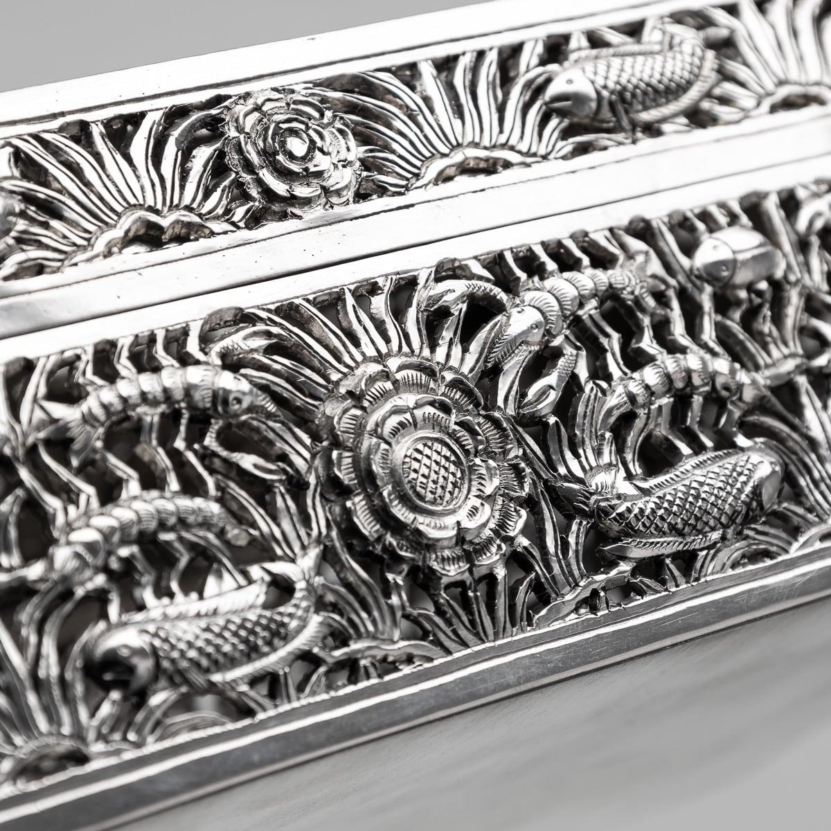 Boîte cambodgienne ancienne du 20ème siècle en argent massif vers 1900 en vente 10