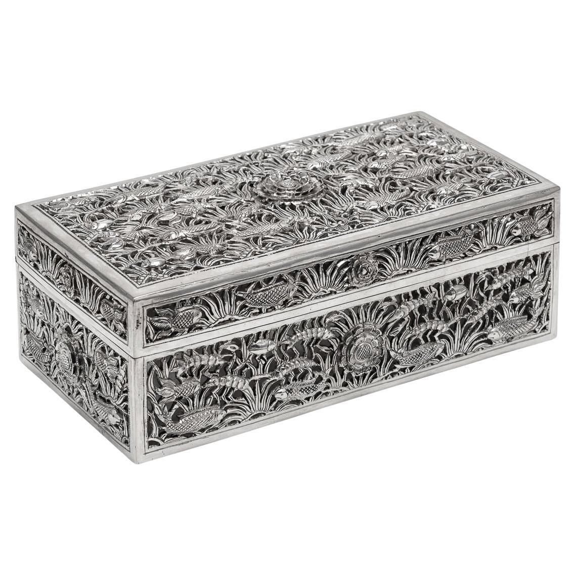 Caja antigua de plata maciza camboyana del siglo XX c.1900