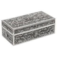 Caja antigua de plata maciza camboyana del siglo XX c.1900
