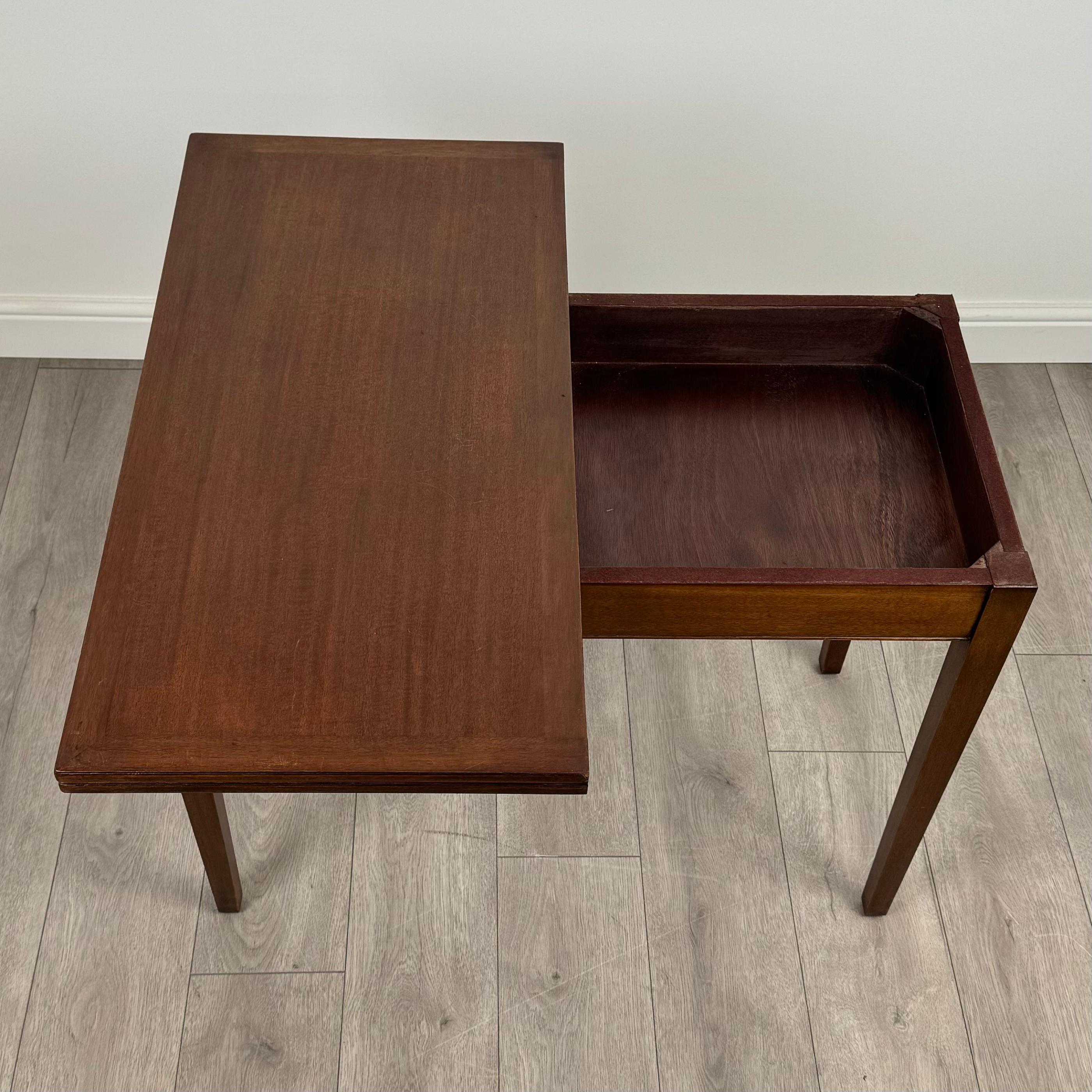 Table à cartes ancienne du 20ème siècle en acajou ( REF AF-3678 ) en vente 6