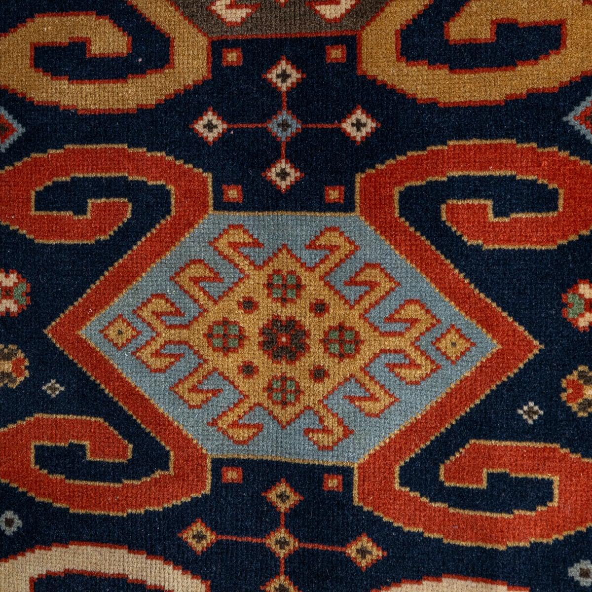 Autre Tapis caucasien ancien du 20ème siècle fait à la main, vers 1920 en vente