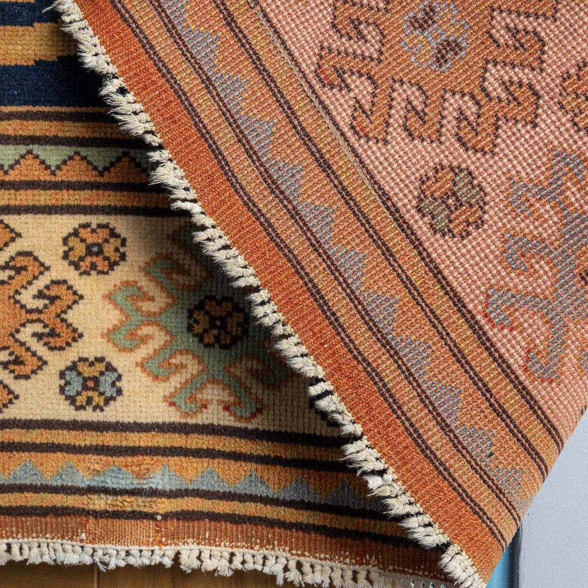 Tapis caucasien ancien du 20ème siècle fait à la main, vers 1920 en vente 1