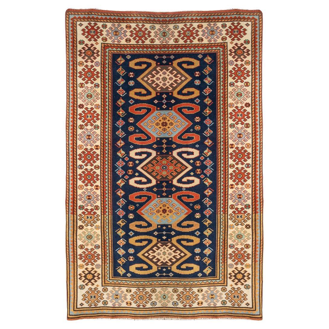 Tapis caucasien ancien du 20ème siècle fait à la main, vers 1920 en vente