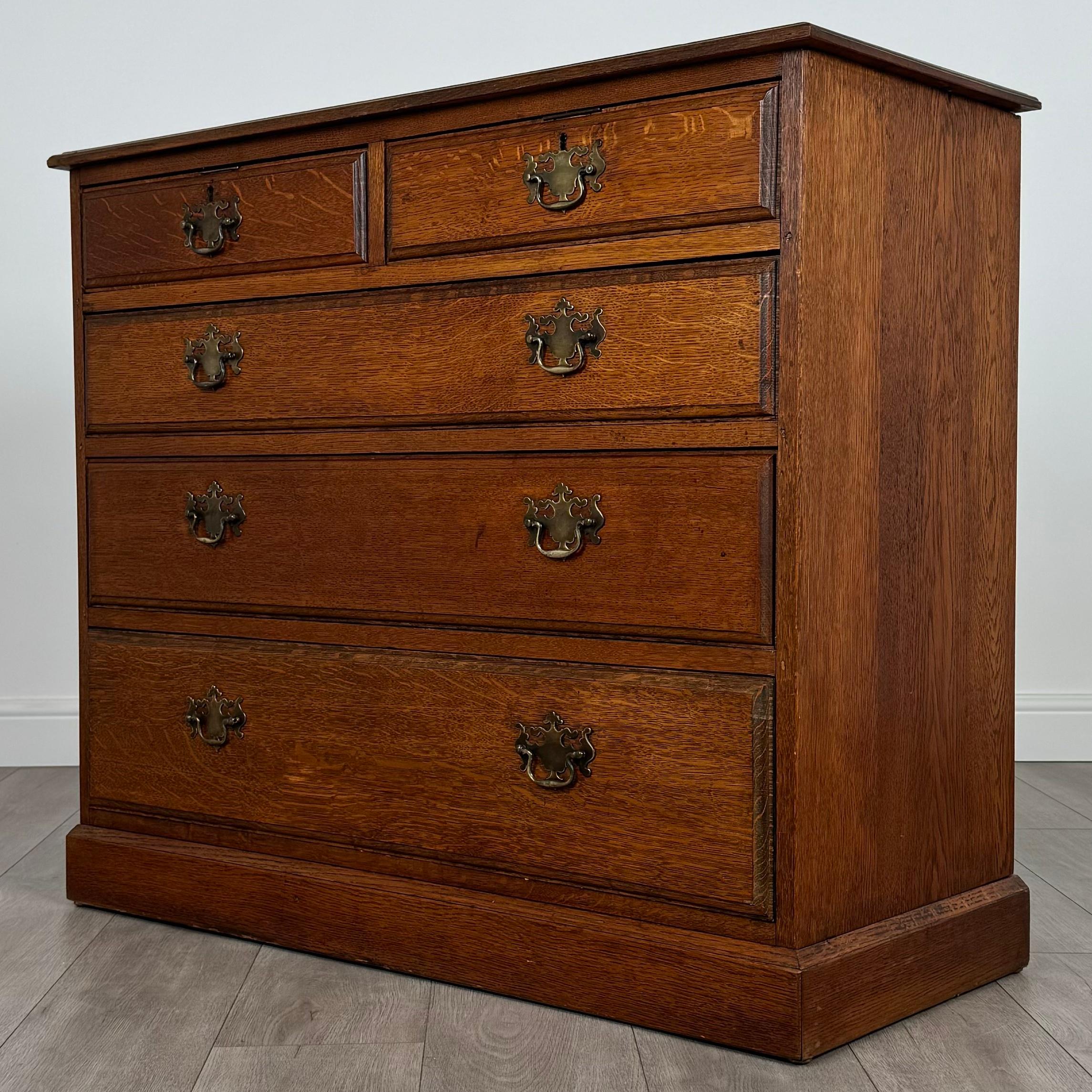 British Antique 20th Century Chest Of Drawers Of Fine Quality In Oak ( REF AF-3681 For Sale