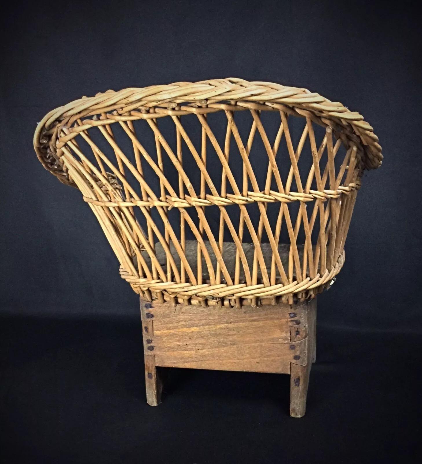 Antique 20th Century Children's Chair in Wood and Wicker - 2Y300 In Good Condition For Sale In Bordeaux, FR