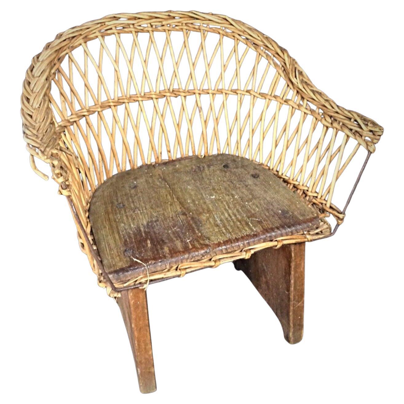 Antique 20th Century Children's Chair in Wood and Wicker - 2Y300