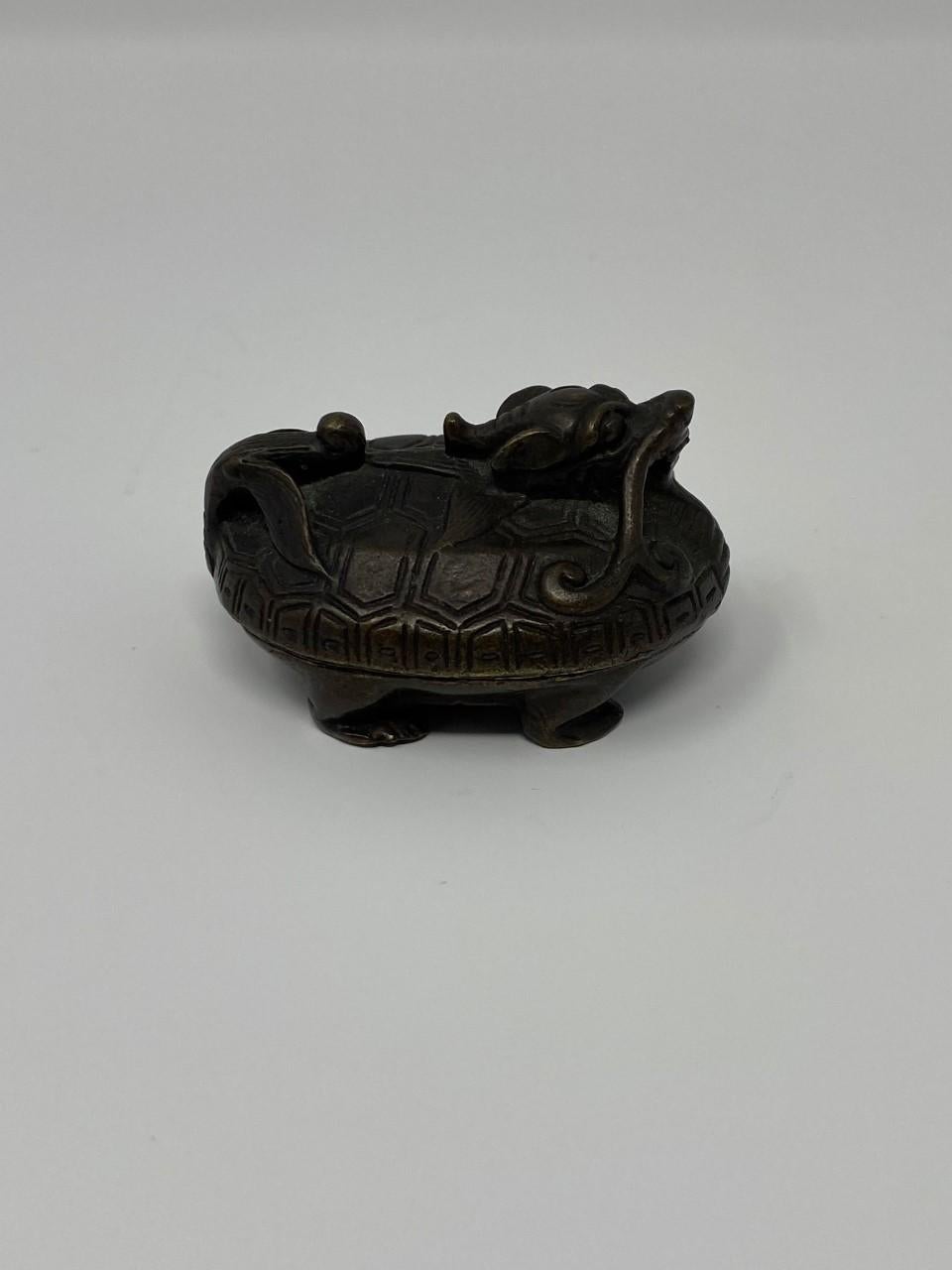 Mid-20th Century Antique 20th Century Chinese Brass Dragon Figure Pillbox