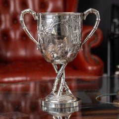 Antigua copa trofeo de plata de exportación china del siglo XX con base, Luen Wo c.1900