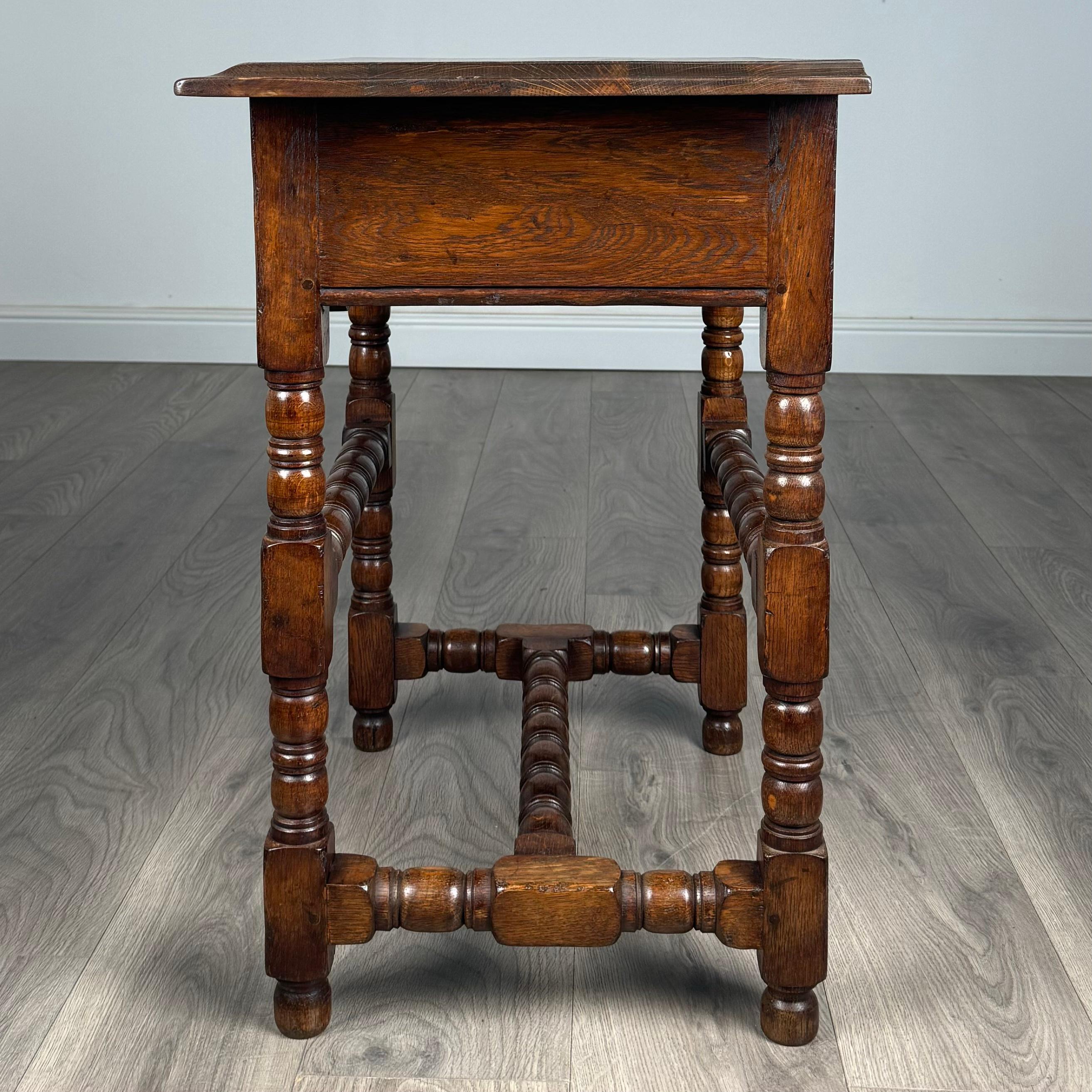 Antique 20th Century Chippendale Style Side Table In Oak ( REF AF-3252 ) For Sale 1