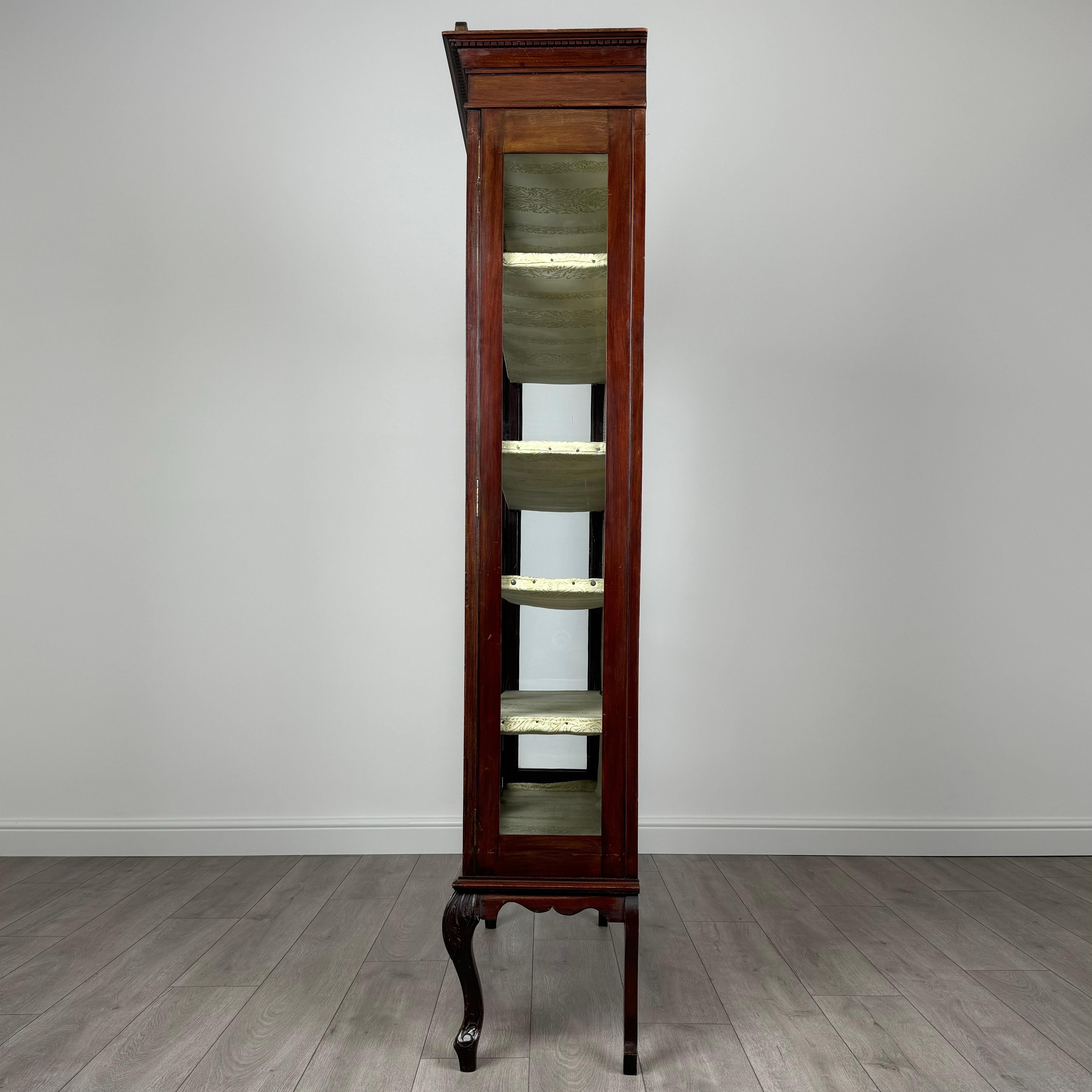 20ième siècle Vitrine ancienne du 20ème siècle en acajou (REF AF-3514) en vente