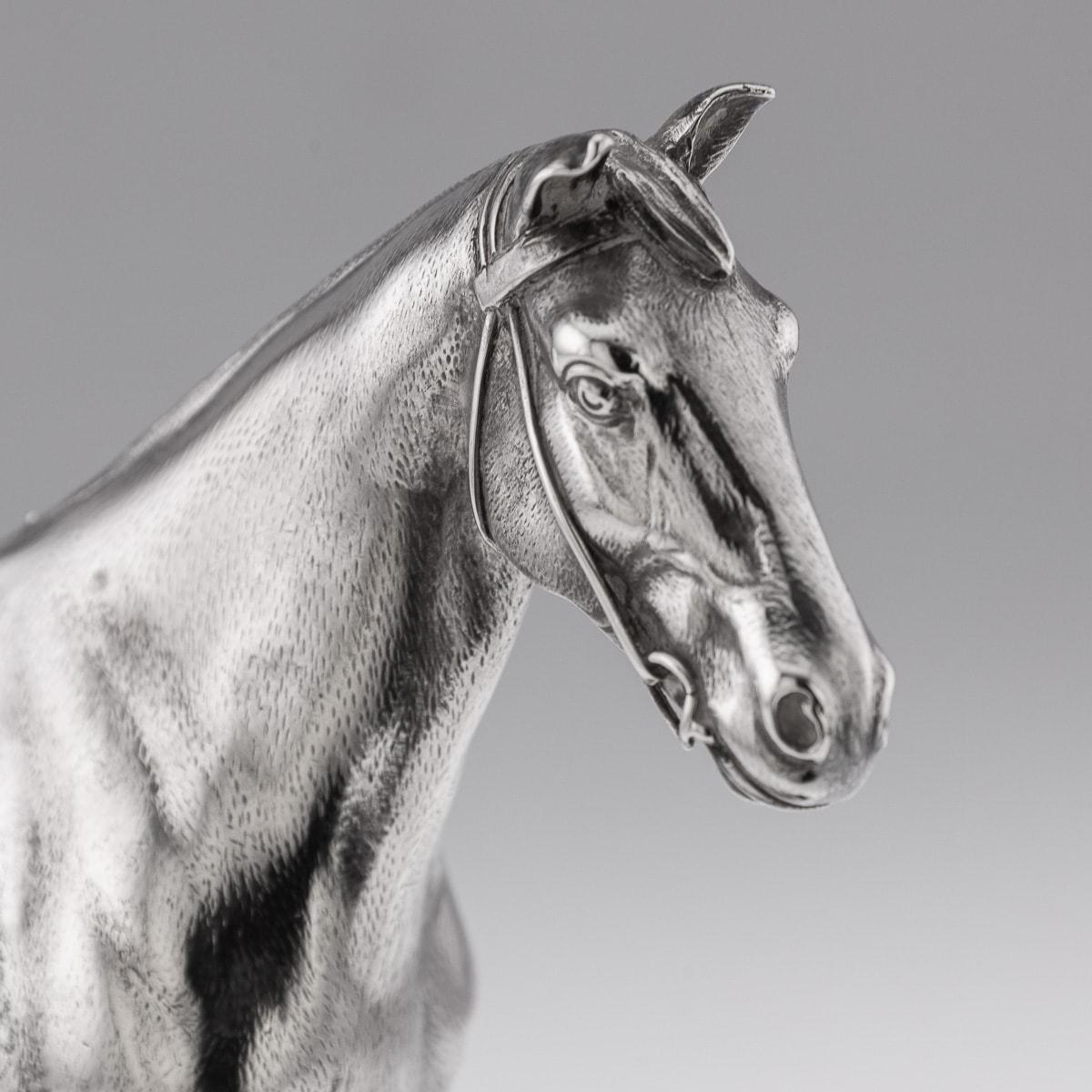 Antico trofeo per cavallo in argento massiccio inglese del XX secolo su supporto, 1908 ca. in vendita 12