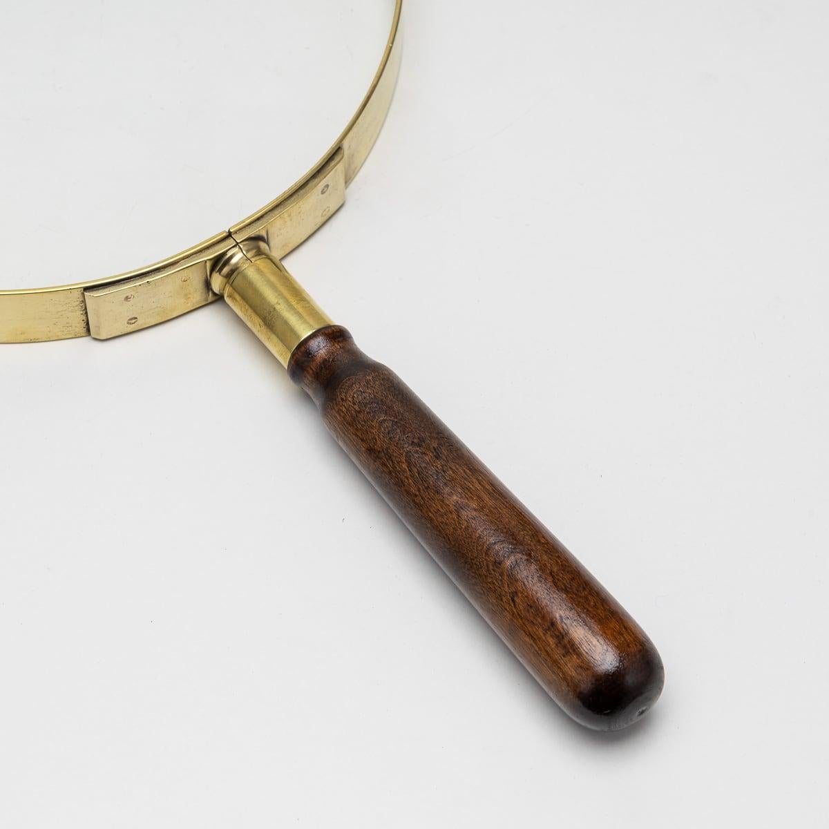 Autre Grand verre grossissant édouardien ancien du 20ème siècle en laiton, c.1905 en vente