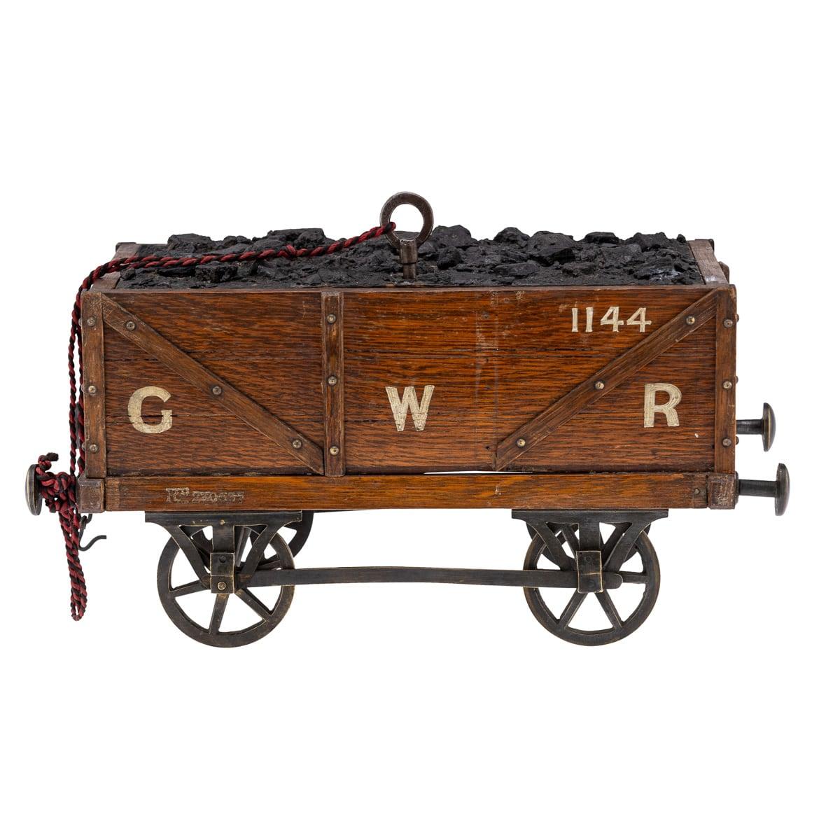 Autre Ancienne boîte de tente de chemin de fer édouardienne du 20ème siècle en chêne Gwr, vers 1900 en vente