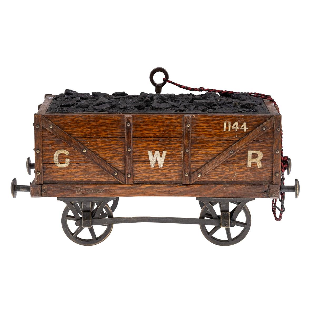 Ancienne boîte de tente de chemin de fer édouardienne du 20ème siècle en chêne Gwr, vers 1900 Bon état - En vente à Royal Tunbridge Wells, Kent