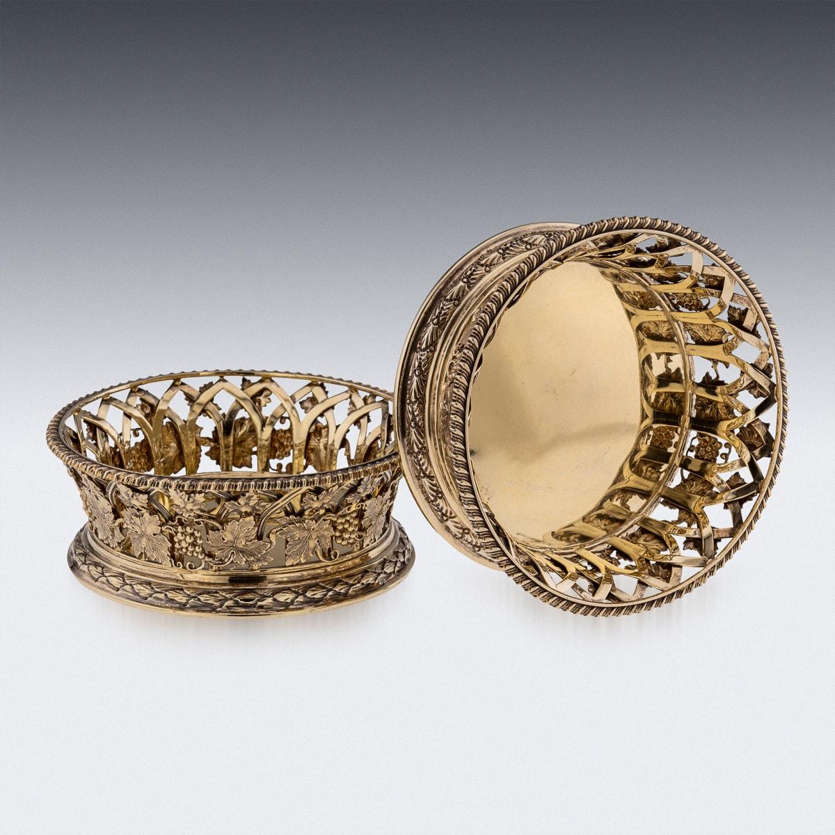 Antikes edwardianisches, vergoldetes Silber-Vergoldetes Paar Weinuntersetzer aus dem 20. Jahrhundert, London um 1904 (Englisch) im Angebot