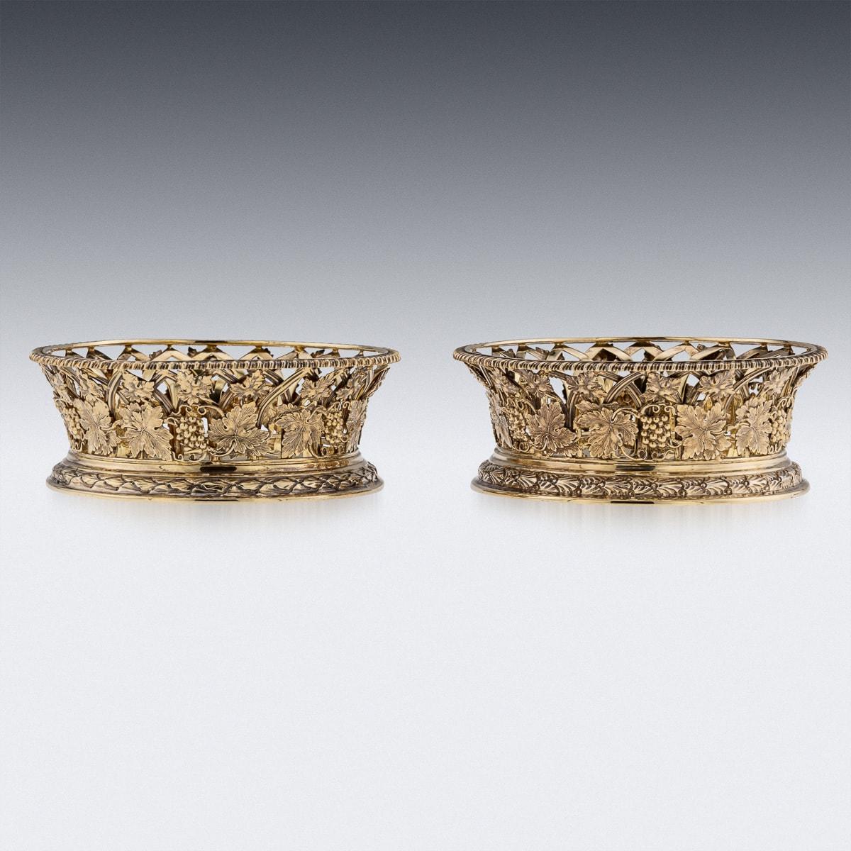 Antiguo par de posavasos eduardianos de plata dorada del siglo XX, Londres c.1904 en Bueno estado para la venta en Royal Tunbridge Wells, Kent