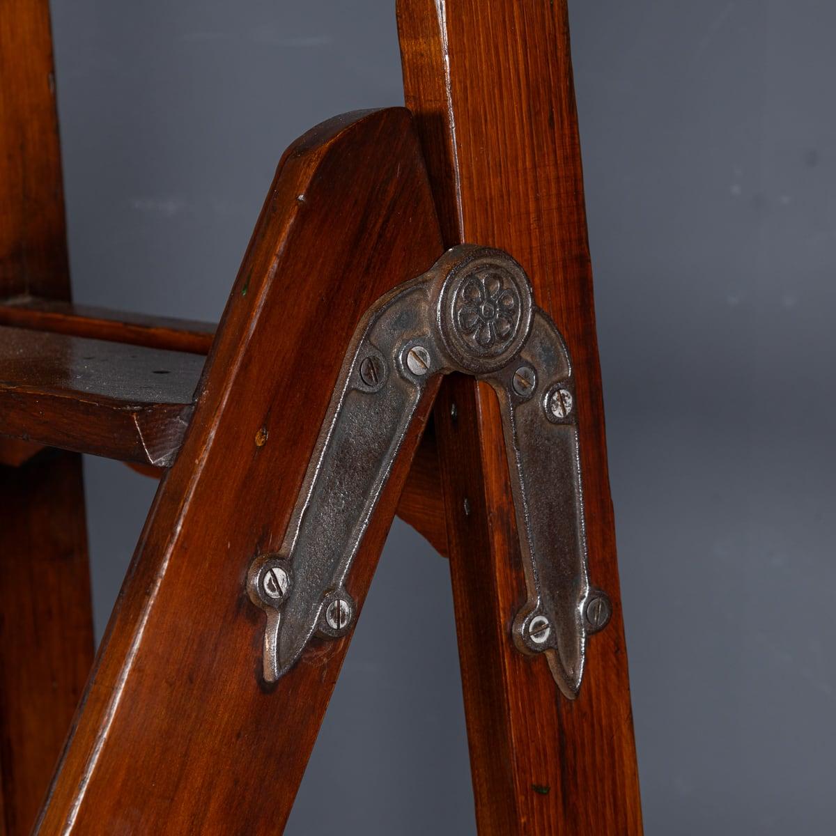 échelle édouardienne ancienne en bois « Snap Action » du 20ème siècle, vers 1910 2
