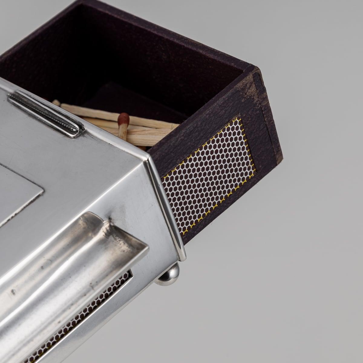 Antique 20th Century Edwardian Solid Silver Table Matchbox Holder, London c.1907 For Sale 4