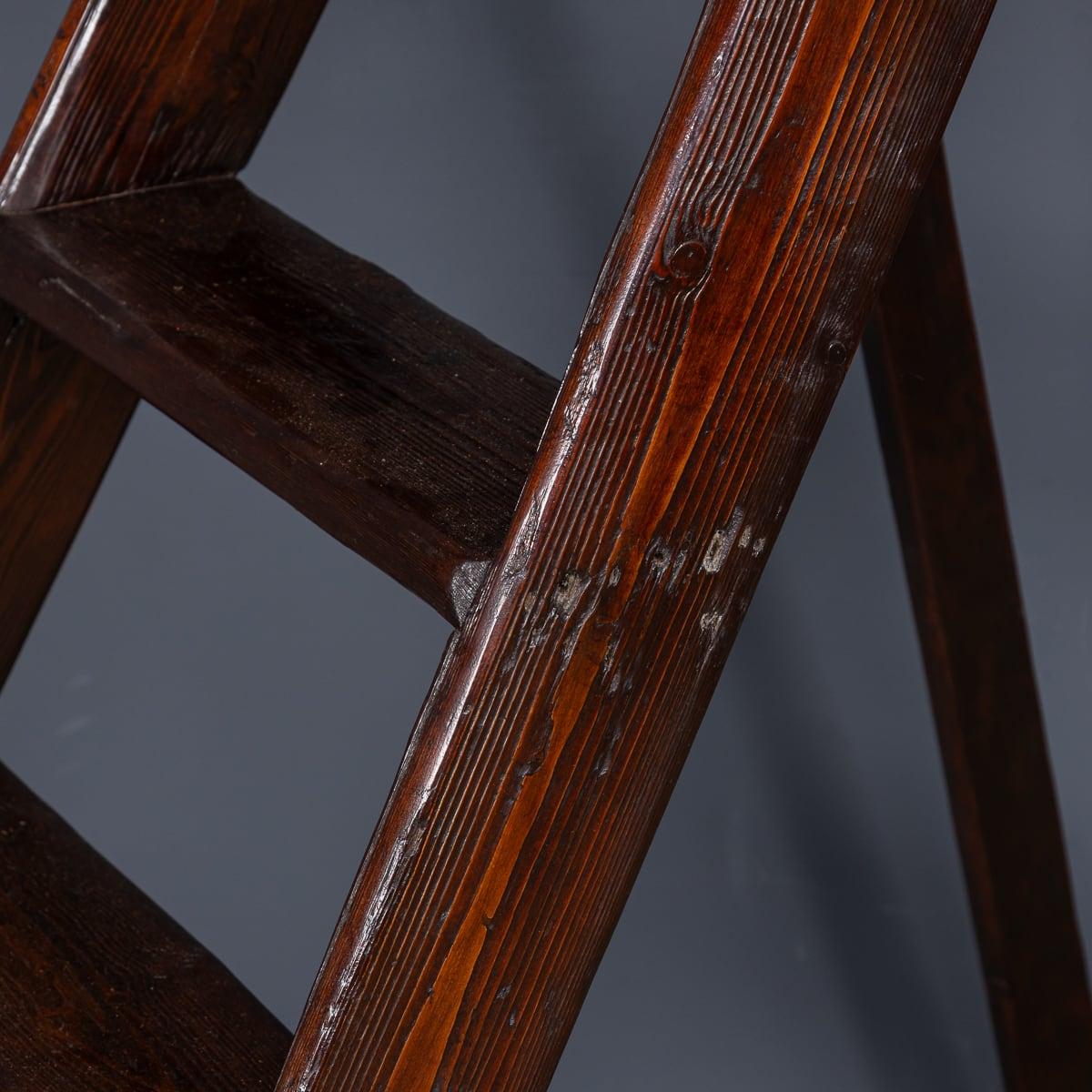 Antique 20th Century Edwardian Wooden Safety Ladder c.1910 For Sale 5