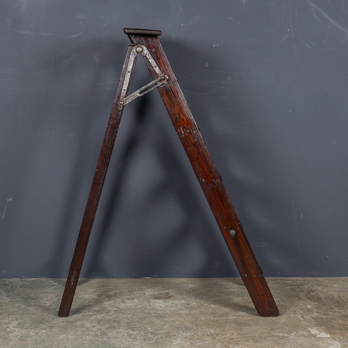 Antique 20th Century Edwardian Wooden Safety Ladder c.1910 For Sale 1