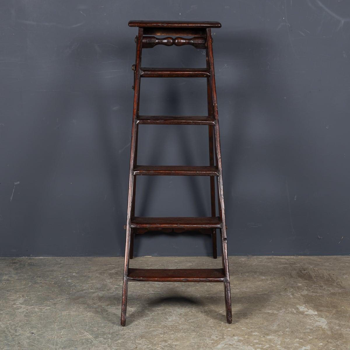 Antique 20th Century Edwardian Wooden Safety Ladder c.1910 For Sale 2