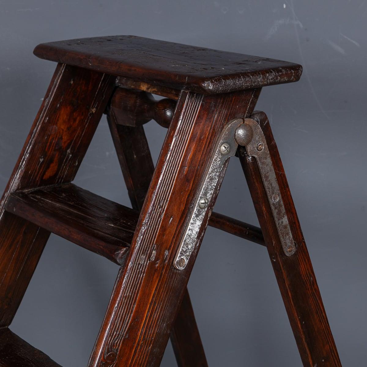 Antique 20th Century Edwardian Wooden Safety Ladder c.1910 For Sale 4