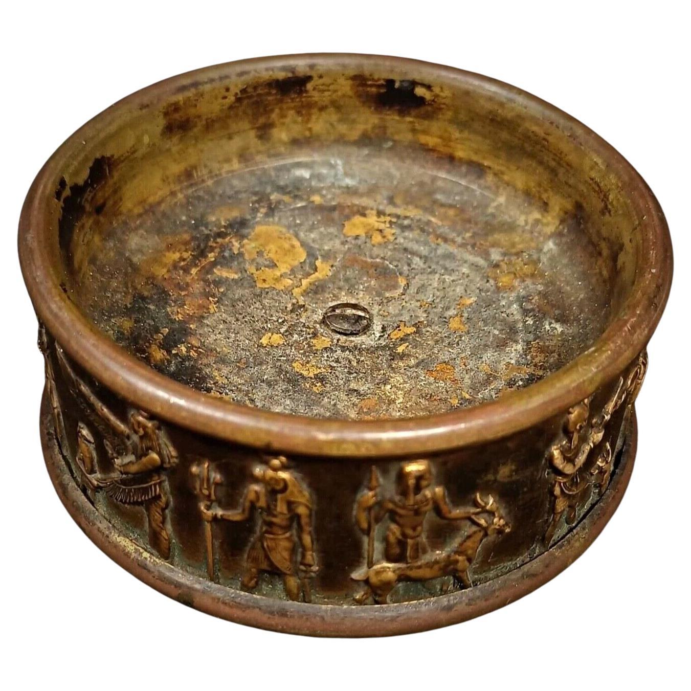 Antique plat à bijoux du 20ème siècle sur le thème égyptien - 2Y135