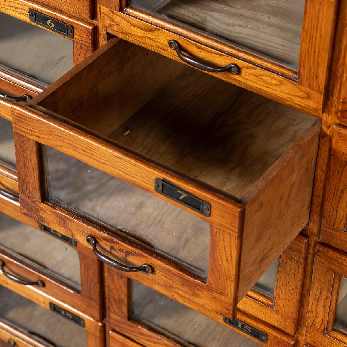 Ancienne paire de tiroirs en Oak Haberdashery du 20ème siècle A.I.C C. en vente 5