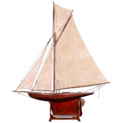 Vintage 20th Century English Rigged Racing Pond Yacht, circa 1920