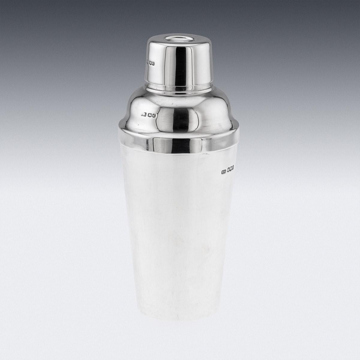 Autre Shaker anglais ancien du 20ème siècle en argent massif, Atkin Brothers c.1924 en vente