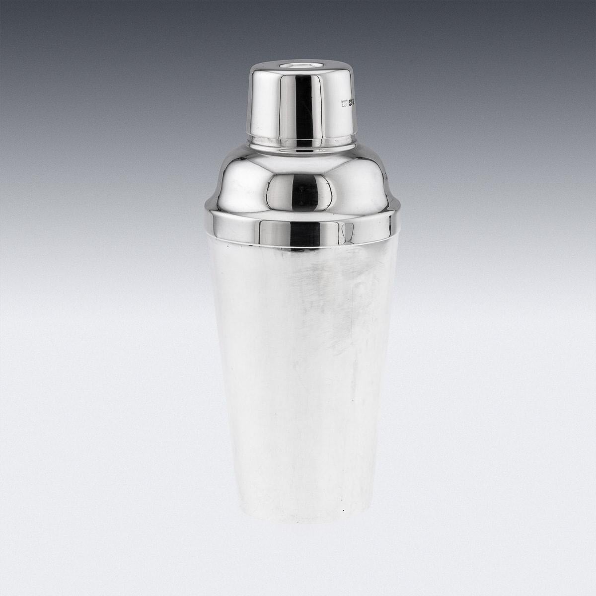 Début du 20ème siècle Shaker anglais ancien du 20ème siècle en argent massif, Atkin Brothers c.1924 en vente