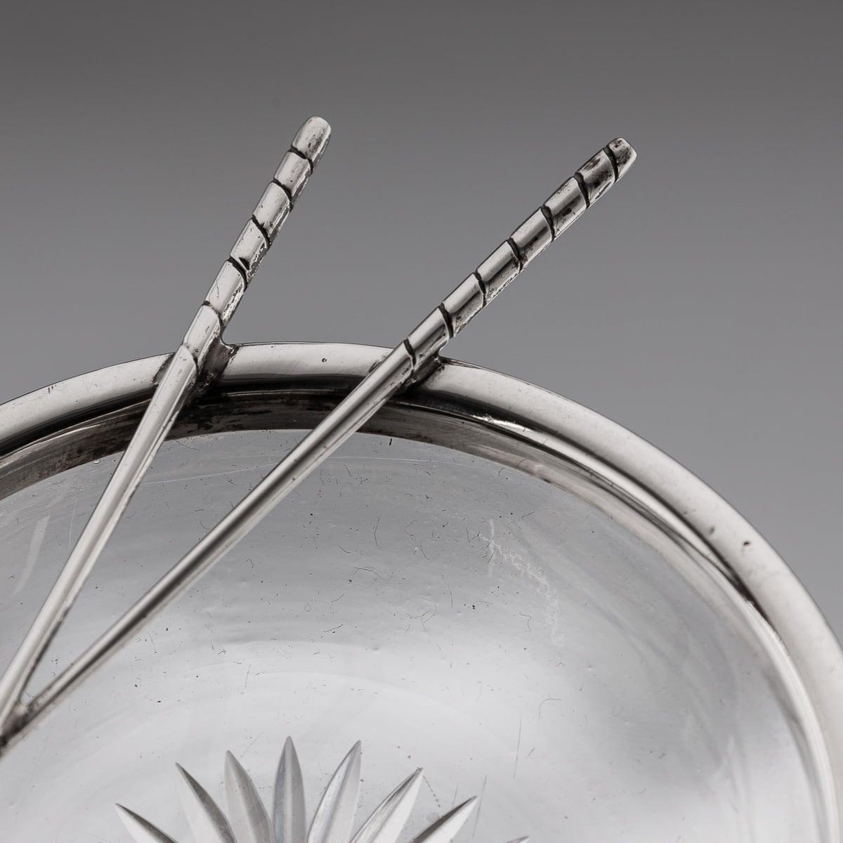 Cenicero inglés antiguo del siglo XX de plata maciza y cristal tallado con tema de golf c.1911 en Bueno estado para la venta en Royal Tunbridge Wells, Kent