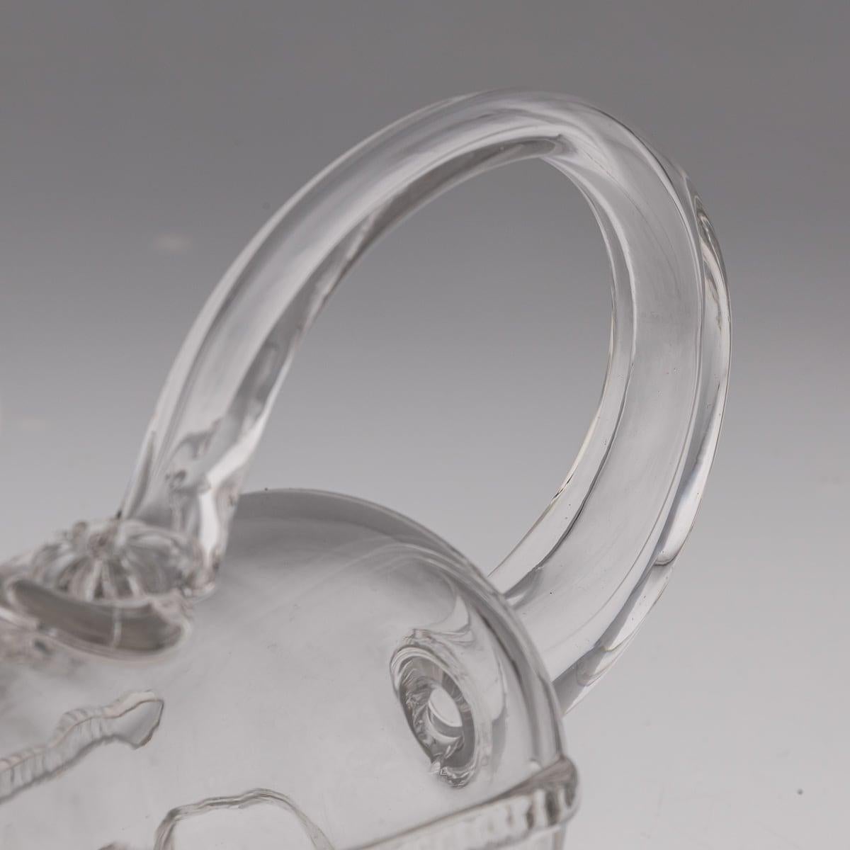 Antigua jarra de clarete inglesa del siglo XX de plata maciza y cristal c.1916 en venta 7