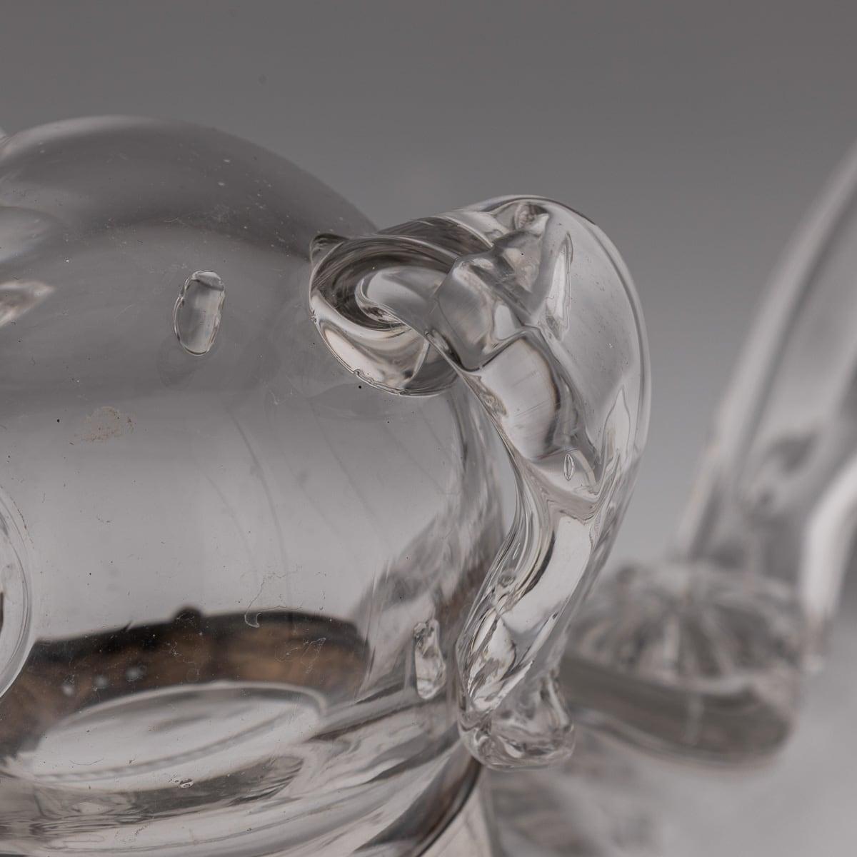 Antigua jarra de clarete inglesa del siglo XX de plata maciza y cristal c.1916 en venta 3