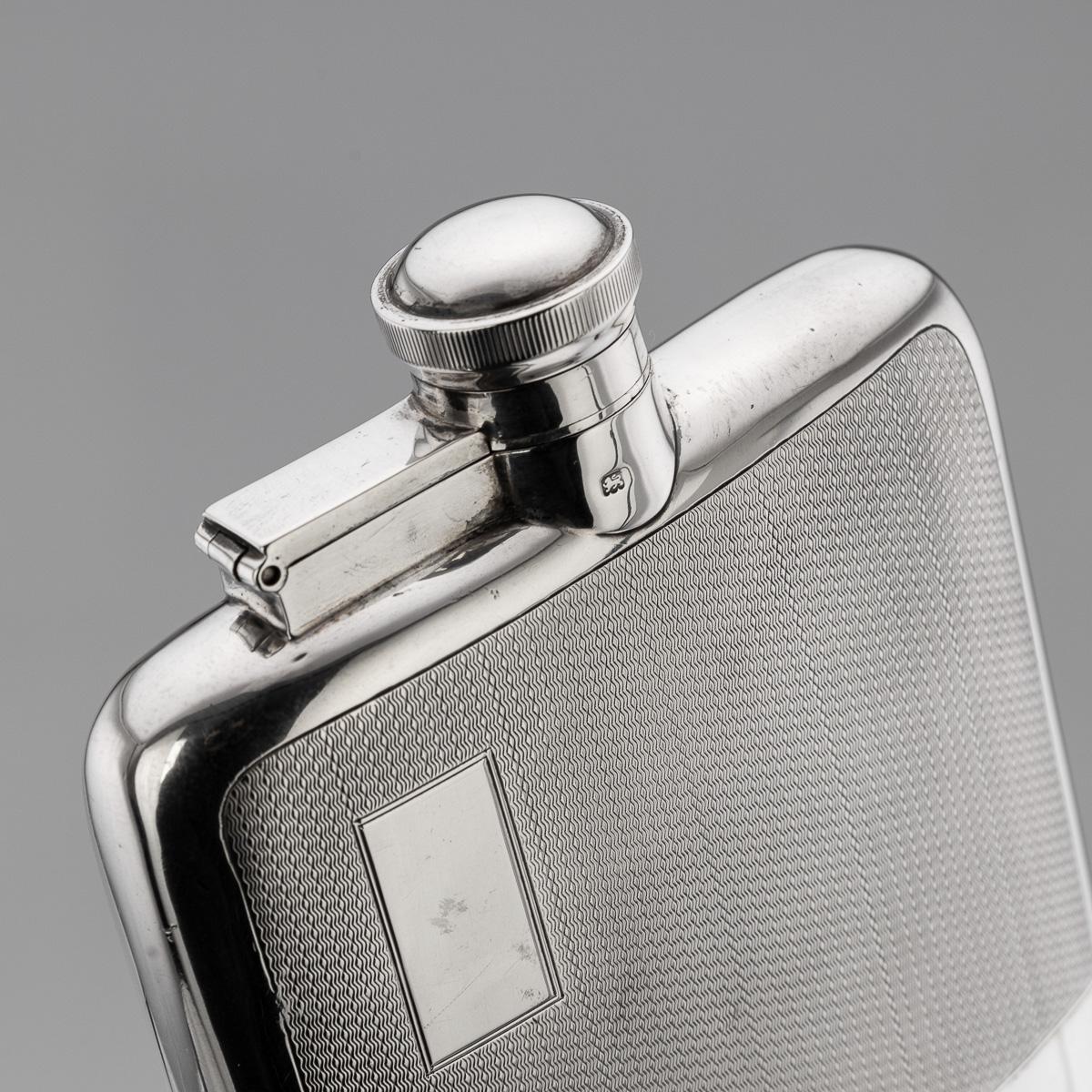 Antike englische Hip Flask & Cup aus massivem Silber des 20. Jahrhunderts, London um 1926 im Angebot 1