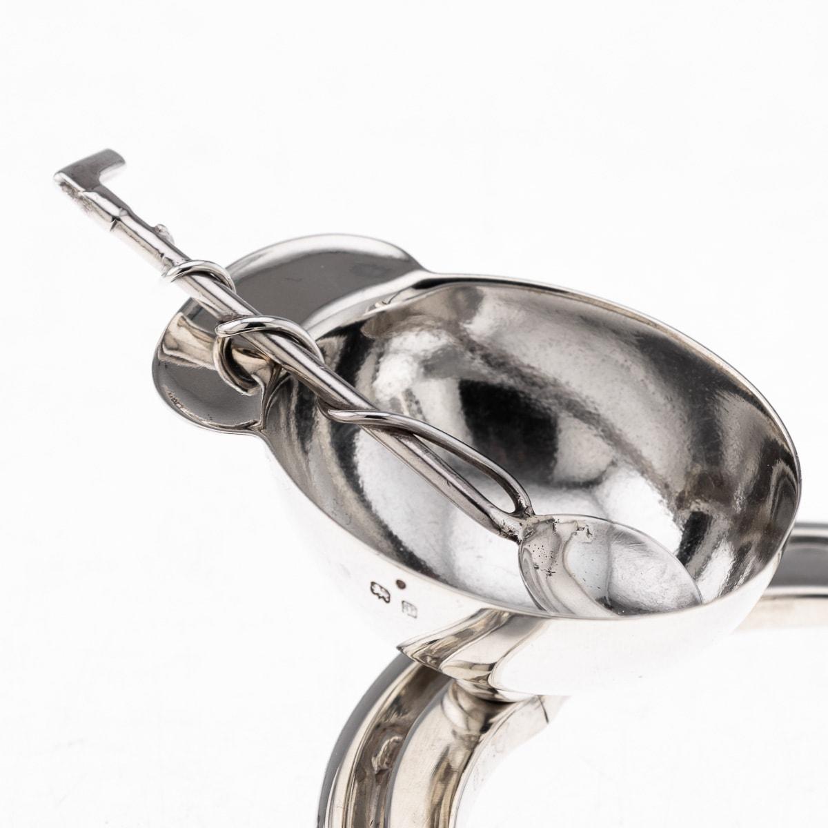 Antiguo juego de condimentos Jockey de plata maciza inglesa del siglo XX c.1908 en venta 8