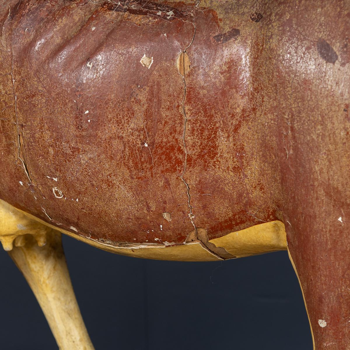 Ancienne vache anglaise du 20ème siècle peinte en bois, c.1920 en vente 4