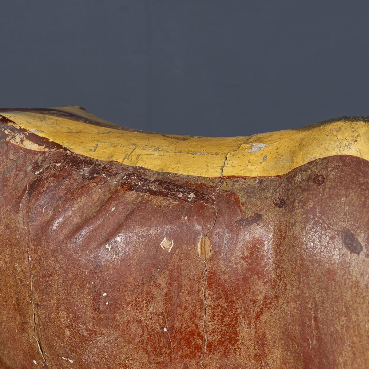 Ancienne vache anglaise du 20ème siècle peinte en bois, c.1920 en vente 5