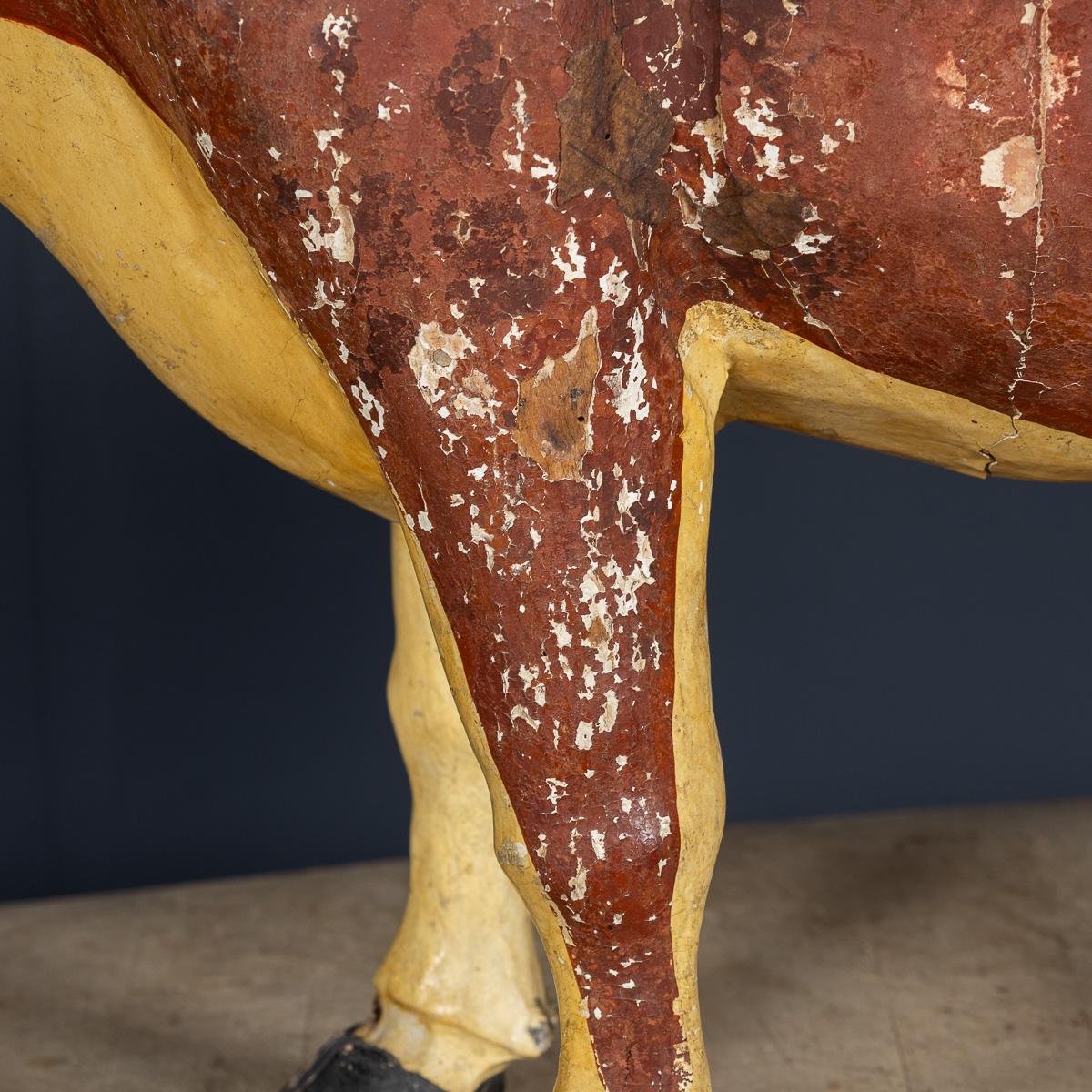 Ancienne vache anglaise du 20ème siècle peinte en bois, c.1920 en vente 9