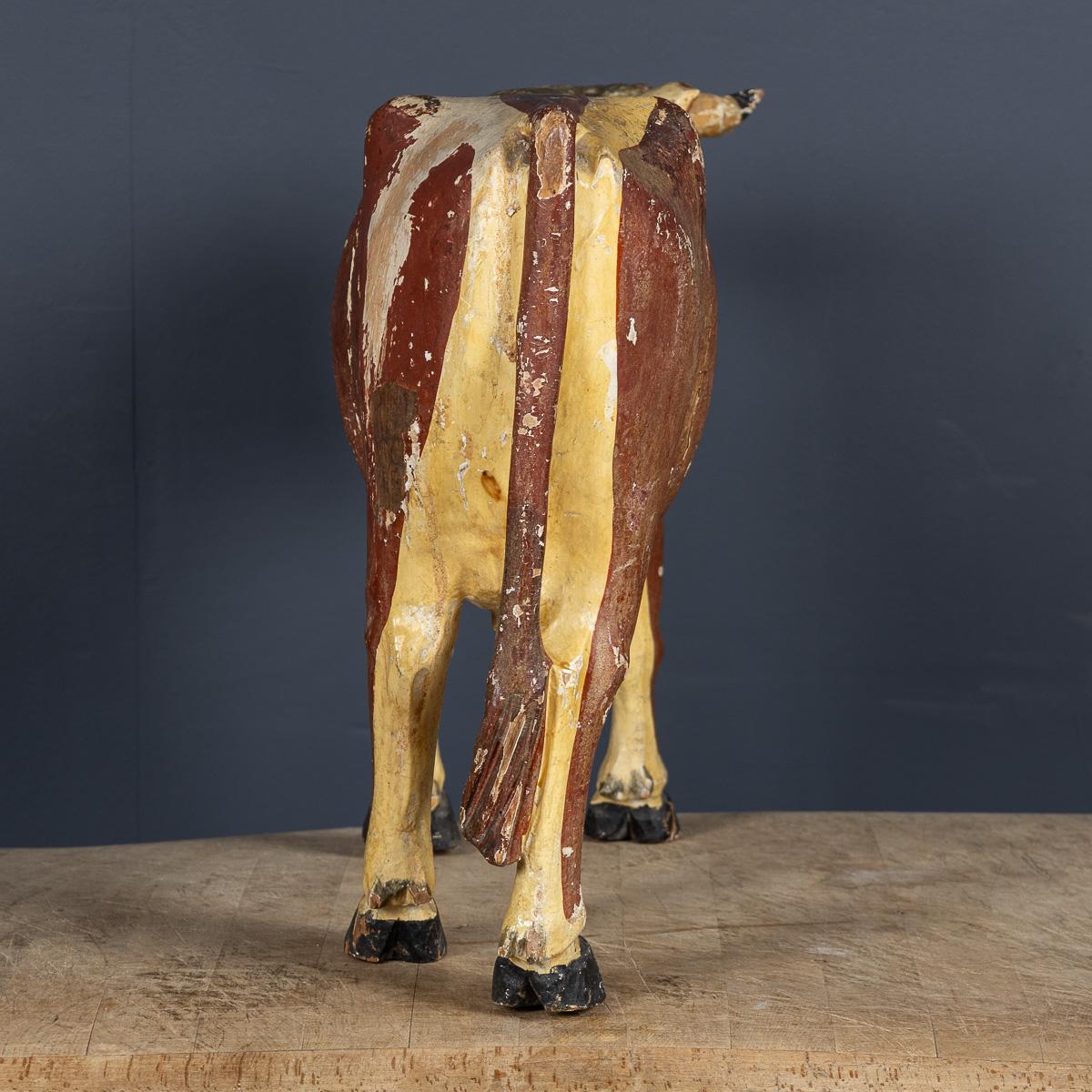 20ième siècle Ancienne vache anglaise du 20ème siècle peinte en bois, c.1920 en vente
