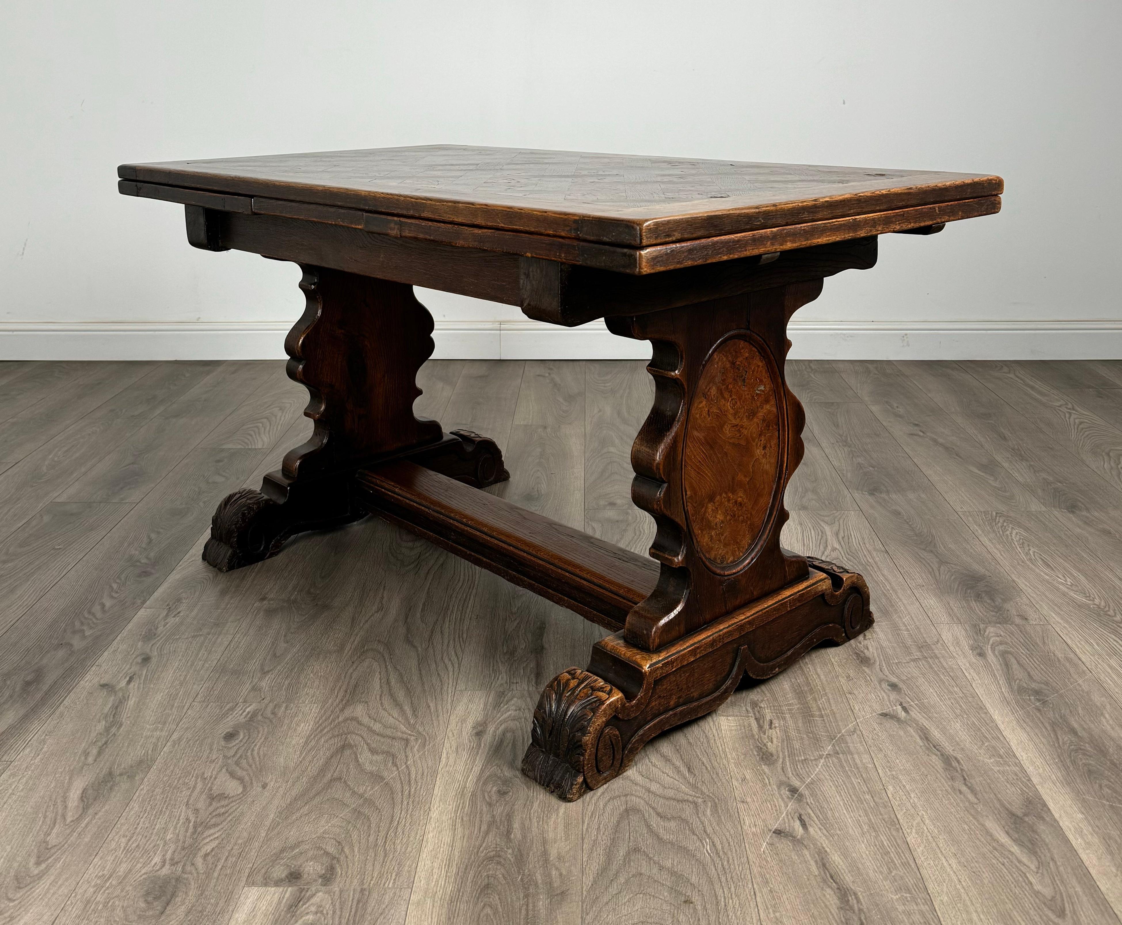 20ième siècle Ancienne table de salle à manger du 20ème siècle en chêne de qualité supérieure, réf. AF-3180 en vente