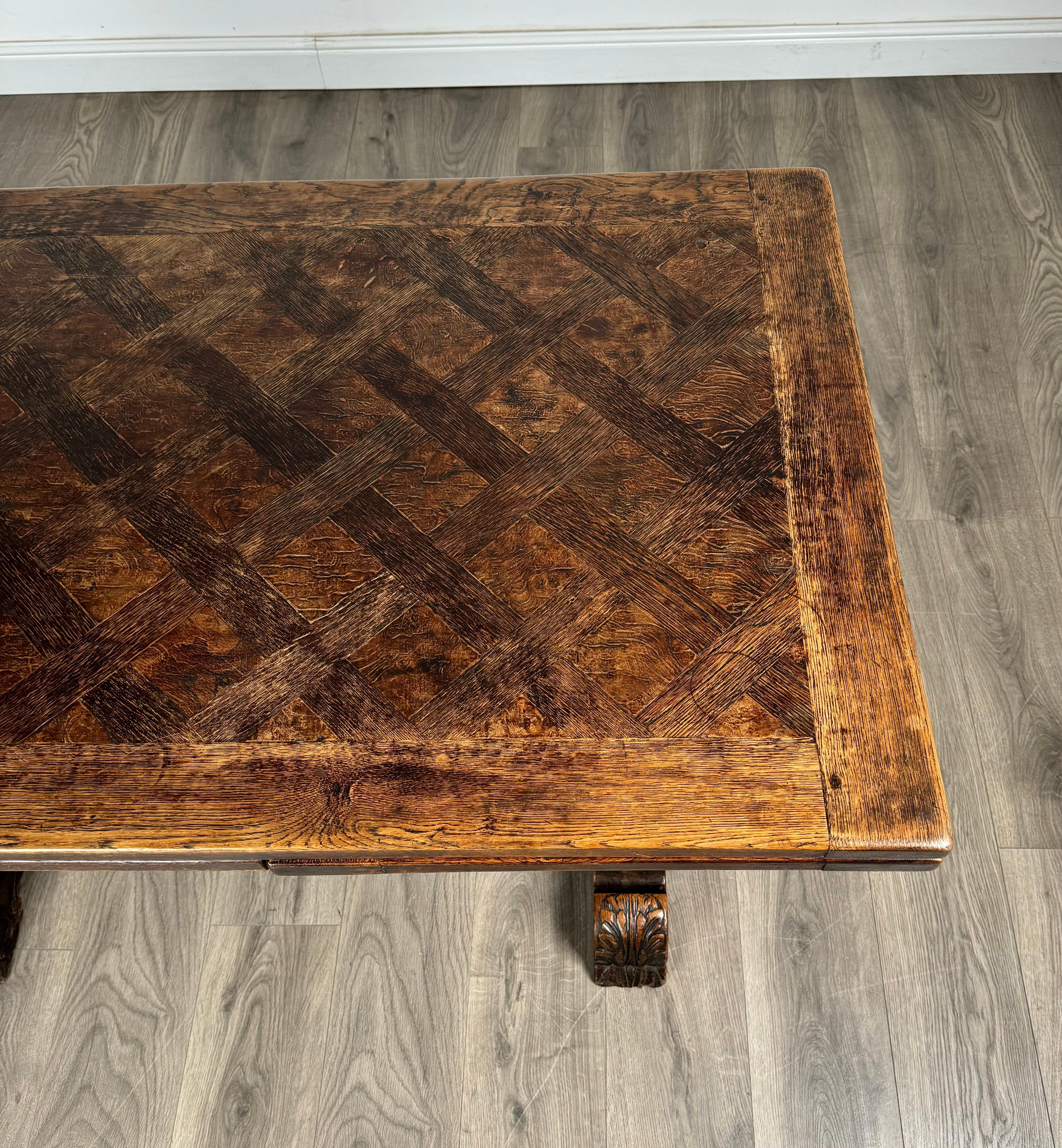 Ancienne table de salle à manger du 20ème siècle en chêne de qualité supérieure, réf. AF-3180 en vente 2