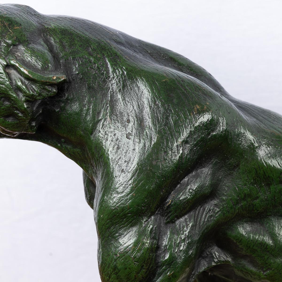Bronze Antique 20ème siècle Art Déco français Jaguar sur base en pierre, Eugene Cartier en vente