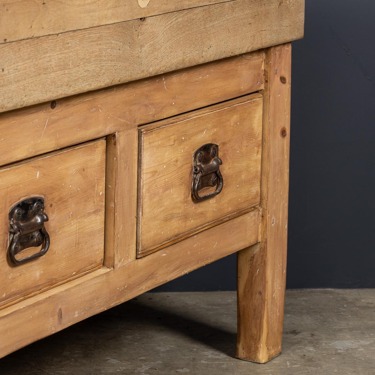 Ancienne table de boucherie française du 20ème siècle, vers 1920 en vente 1
