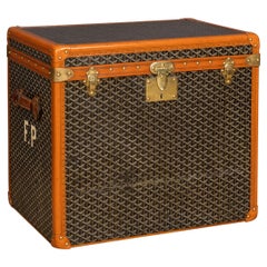 Antique 20th Century French Hat Trunk In Chevron Canvas By Goyard, Paris c.1920