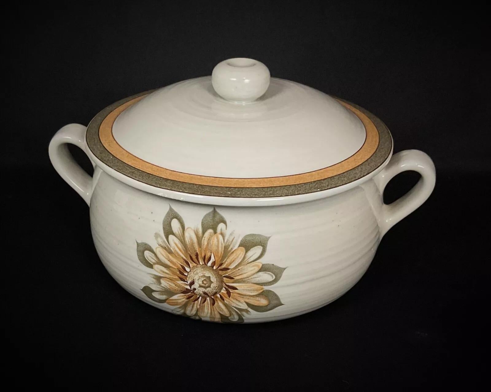 Antique 20th-Century French Stoneware Soup Tureen by La Vallée Castille - 2Y373 For Sale 3