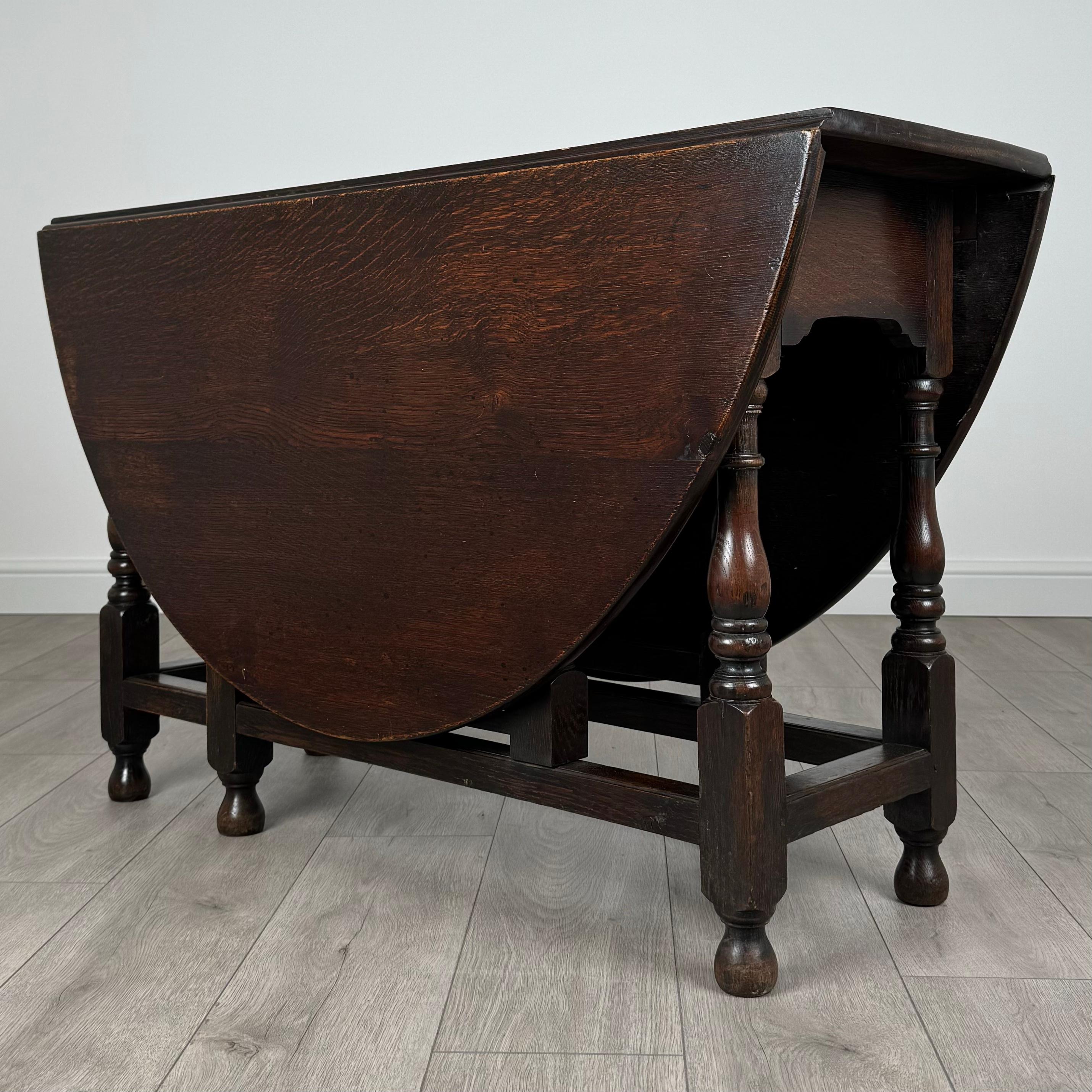 20ième siècle Table d'antiquités du 20ème siècle en chêne (REF AF-3526) en vente