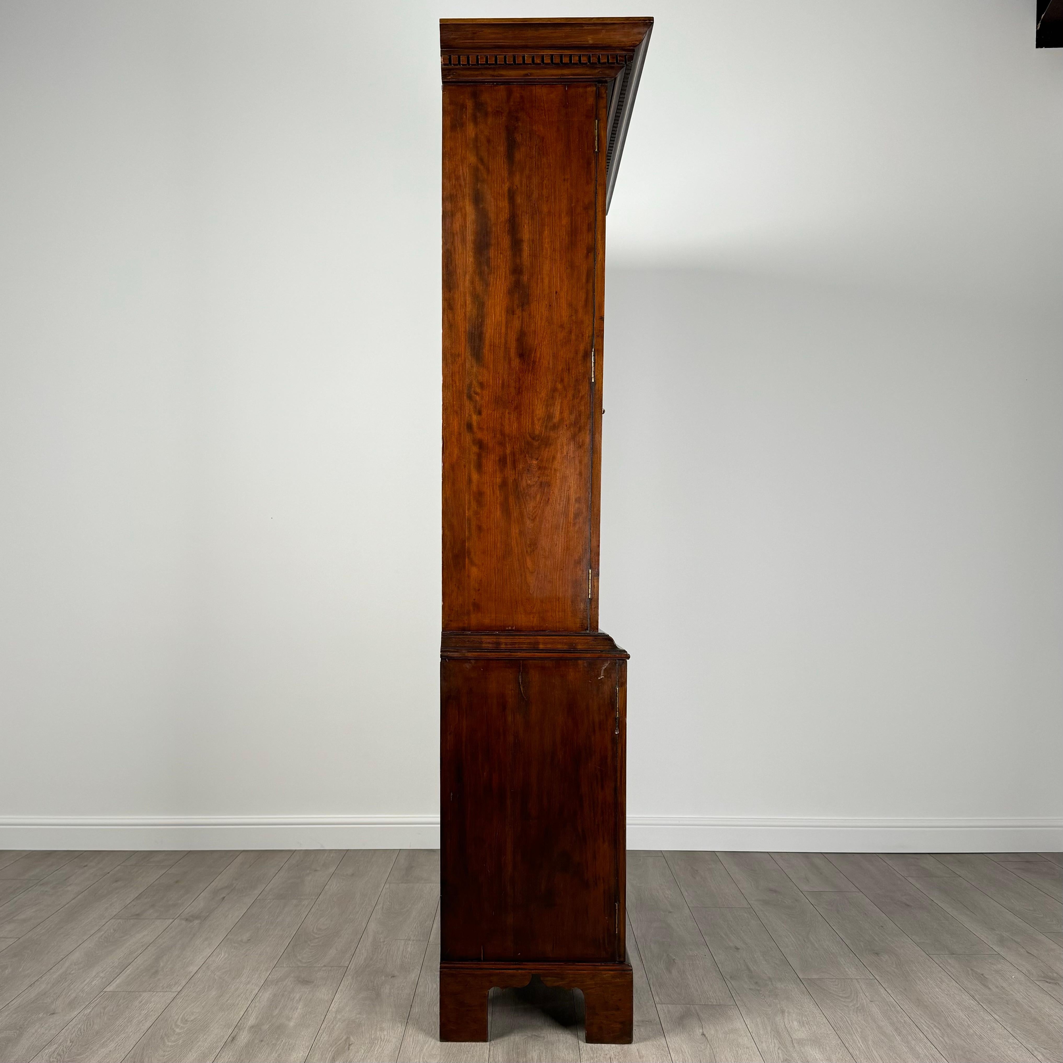 Antiguo armario de estilo georgiano del siglo XX en madera de frutal ( REF AF-3610 ) en venta 3