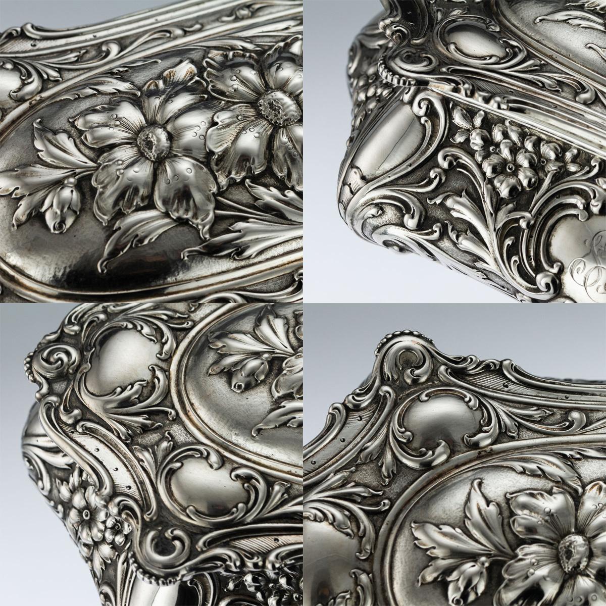Antique 20th Century German Art Nouveau Solid Silver Jewellery Box, circa 1910 10